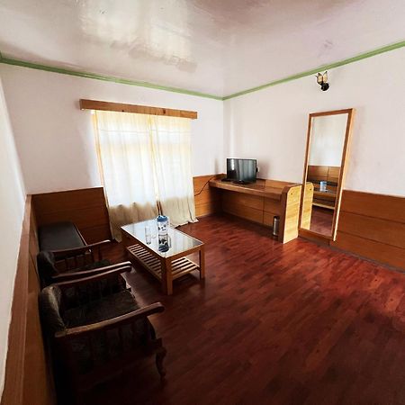 Hotel Lumbini レー エクステリア 写真